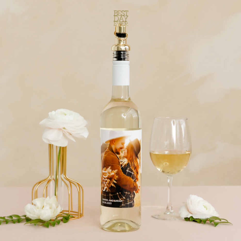 Gold Metal Wine Bottle Stopper & Pourer - Best Day Ever