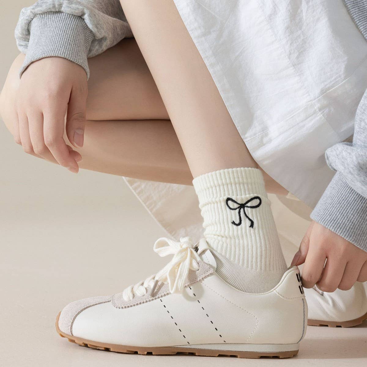 WOMEN'S EMBROIDERED BOW Socks Khaki