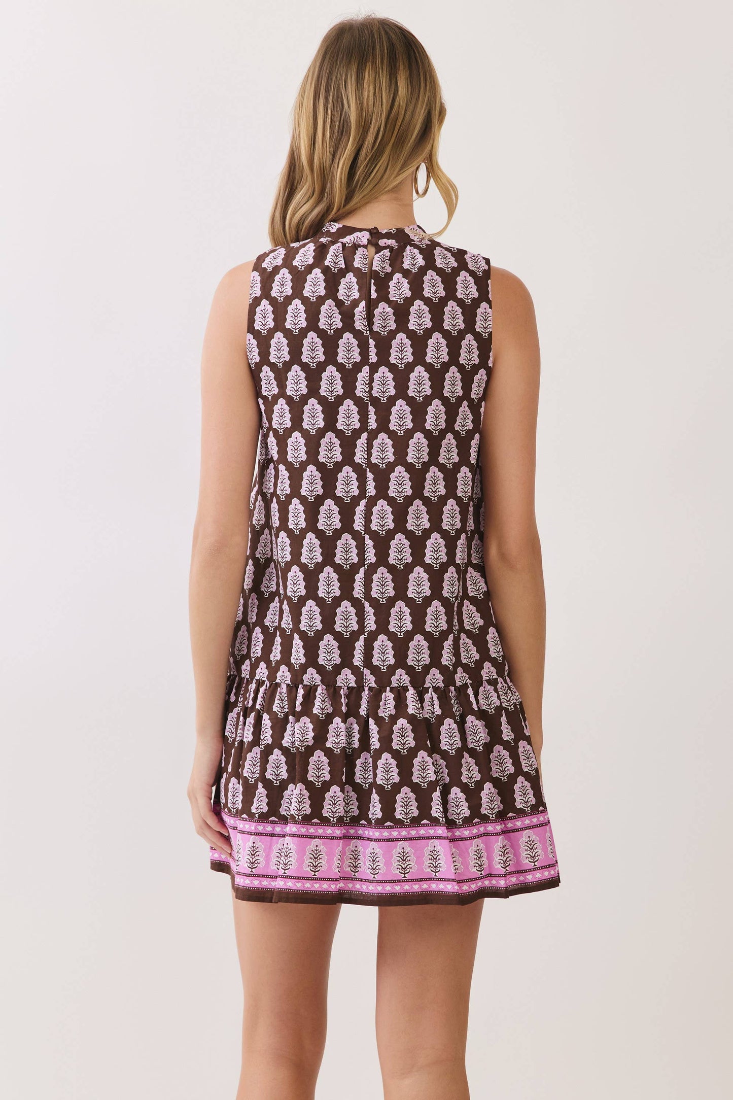 CD07314-Border Print Sleeveless Drop Waist Mini Dress: Brown / L