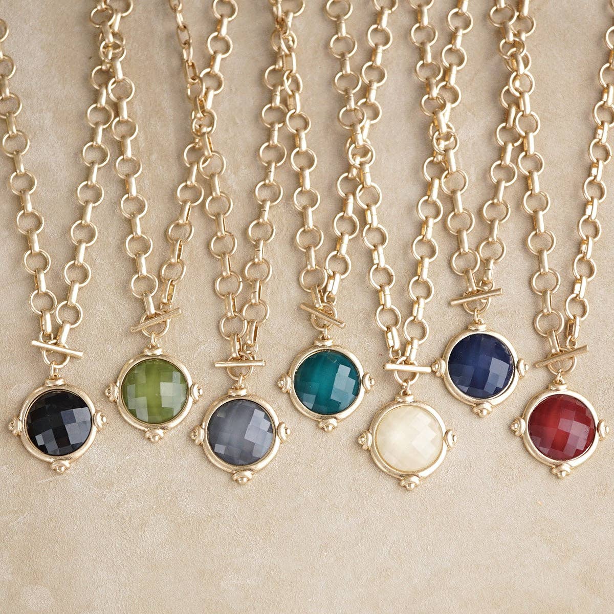 Gold Toggle Pendant Chain Necklace – Color Stone Glow: Soft Ivory