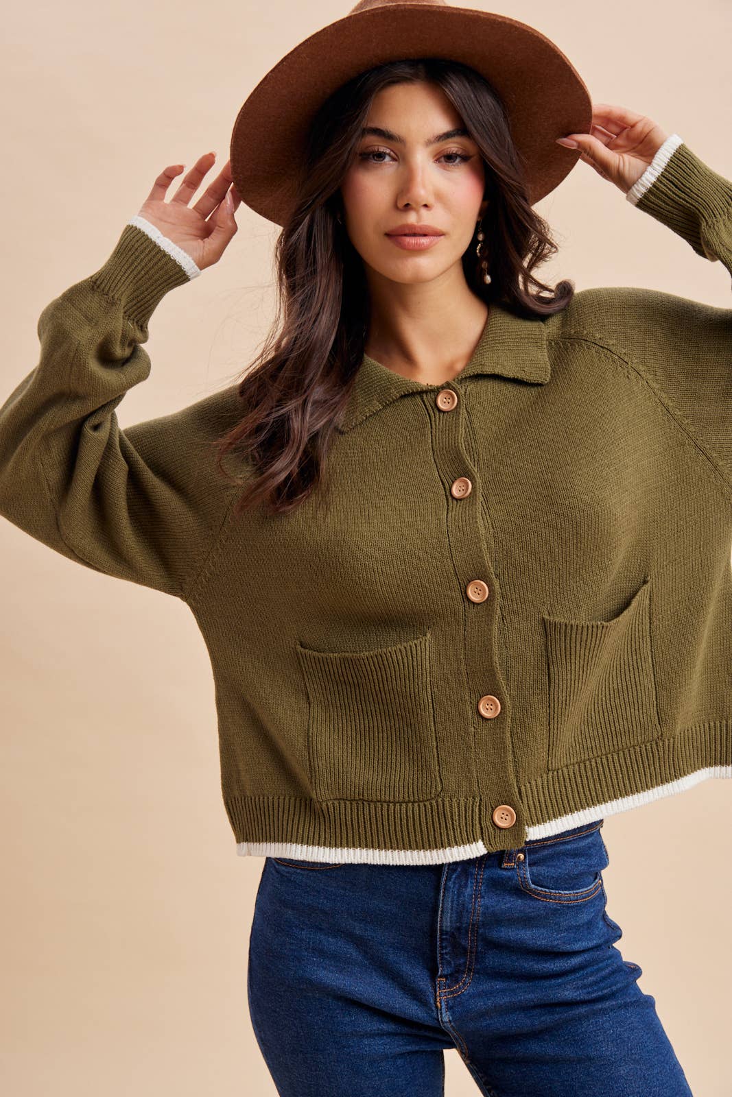BEAGLE KNITTED CARDIGAN: DUSTED OLIVE / L